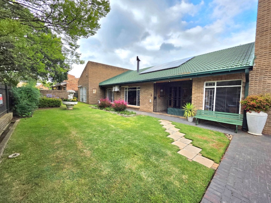 4 Bedroom Property for Sale in La Provance Free State